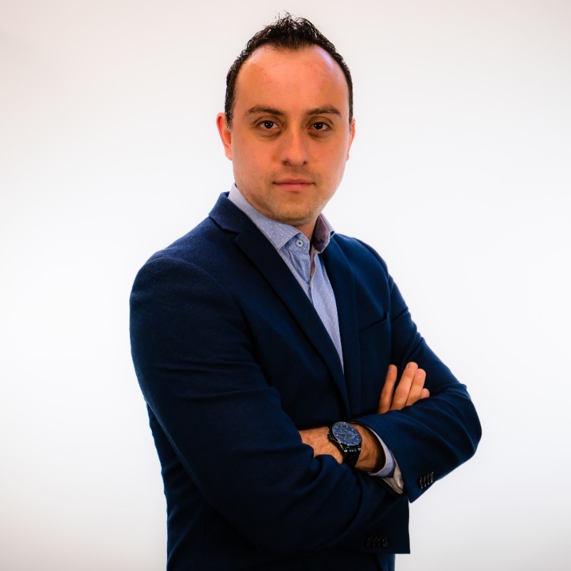Alberto González