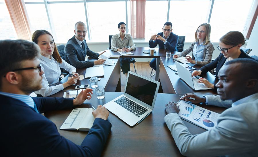 The New Rules of Executive Networking: Why Smaller Rooms Create Better Conversations